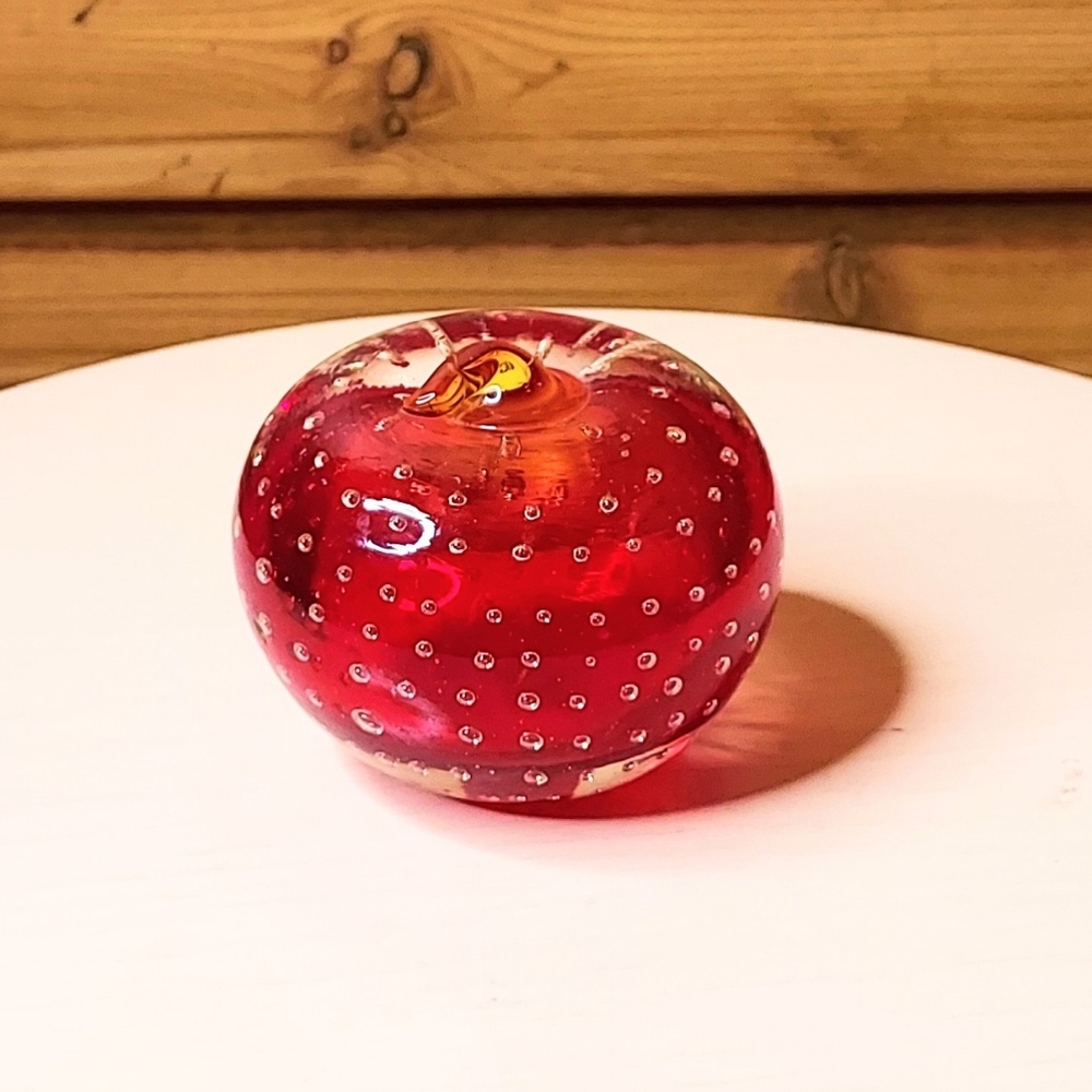 KREISS Bullicante Apple Paperweight